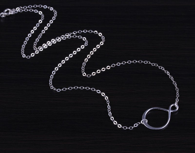 Infinity Necklace - The Ultimate Fusion of Glamour and Romance